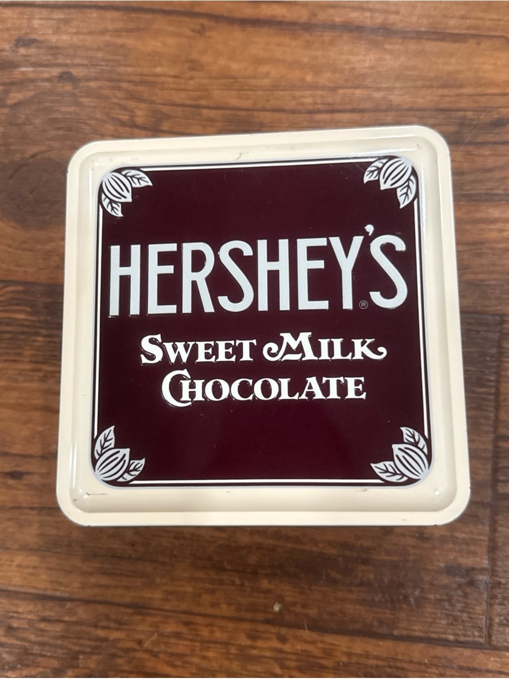 VTG Hershey’s Sweet Milk Chocolate Decorative Tin - Cream & Brown